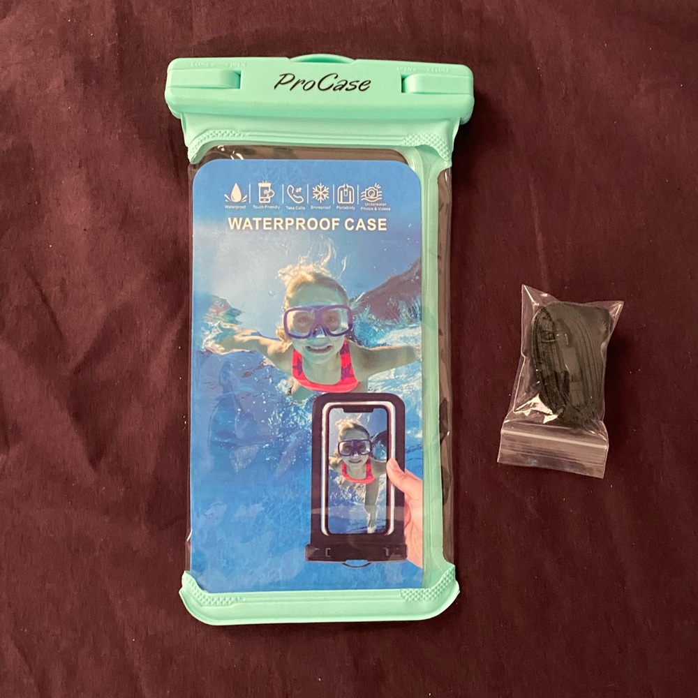 Water proof case - Picture 3 of 11